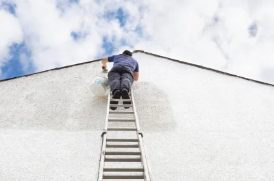 Peinture extérieure à la Bazouge-du-Désert — façades et ravalement